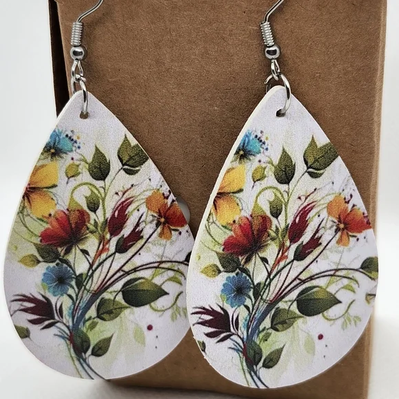 Earrings brand new beautiful lightweight with flower print watercolor. - Picture 1 of 1